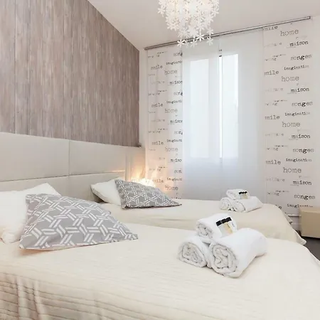 Apartment Nature 2 Pieces 3 Etoiles Calme Plein Centre 5 Mn Des Plages Et Palais *