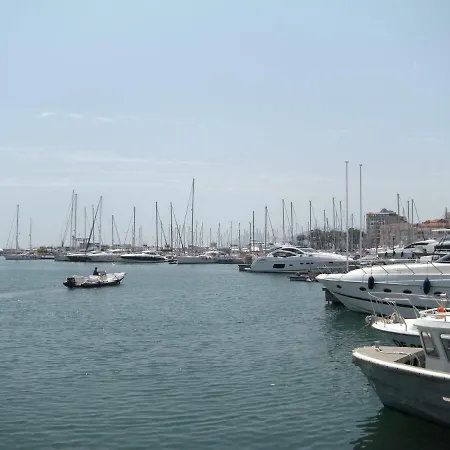Nature 2 Pieces 3 Etoiles Calme Plein Centre 5 Mn Des Plages Et Palais Apartment *