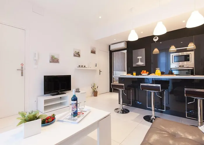 Nature 2 Pieces 3 Etoiles Calme Plein Centre 5 Mn Des Plages Et Palais