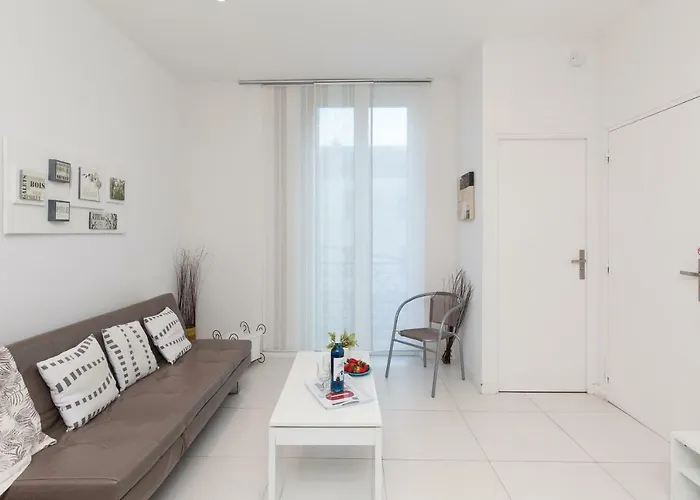 公寓 Nature 2 Pieces 3 Etoiles Calme Plein Centre 5 Mn Des Plages Et Palais 戛纳
