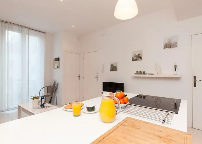 Nature 2 Pieces 3 Etoiles Calme Plein Centre 5 Mn Des Plages Et Palais 戛纳