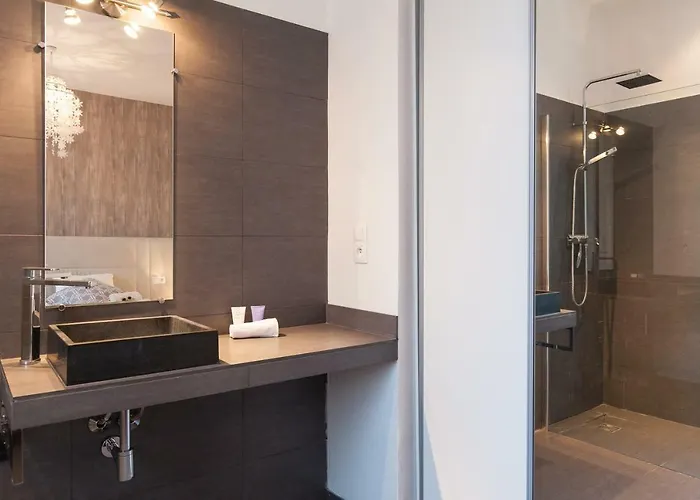 Nature 2 Pieces 3 Etoiles Calme Plein Centre 5 Mn Des Plages Et Palais 公寓 戛纳