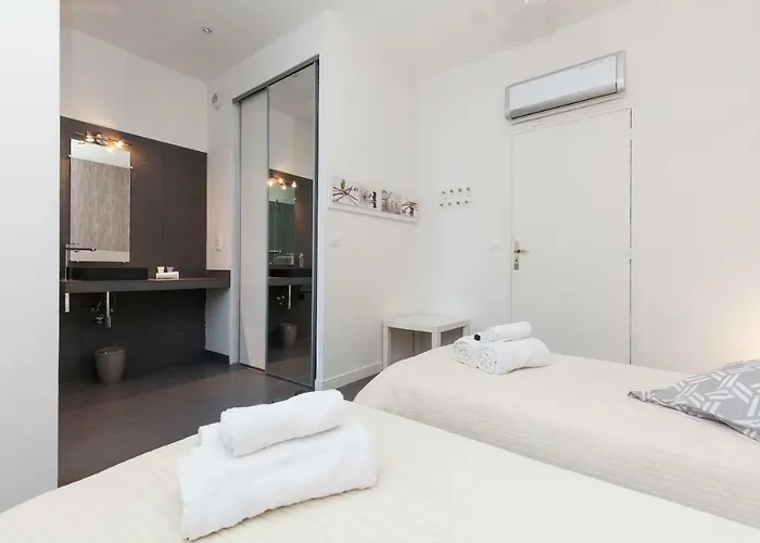 公寓 Nature 2 Pieces 3 Etoiles Calme Plein Centre 5 Mn Des Plages Et Palais *