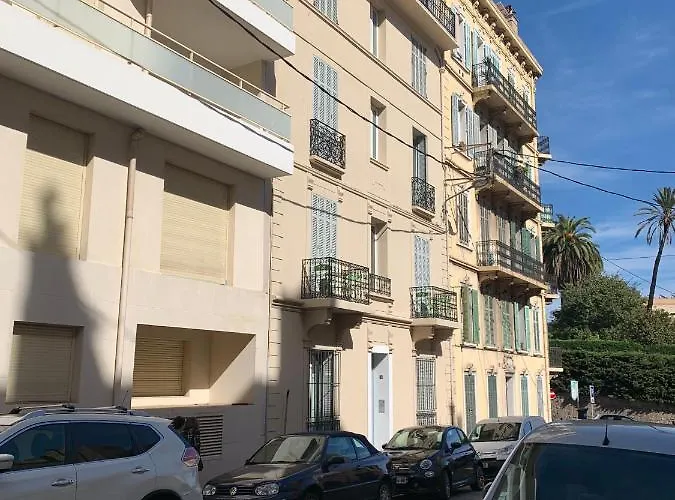 Nature 2 Pieces 3 Etoiles Calme Plein Centre 5 Mn Des Plages Et Palais